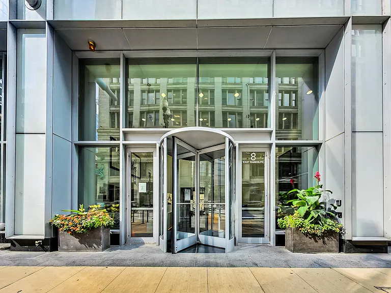 8 E Randolph St #3101 — Photo 2