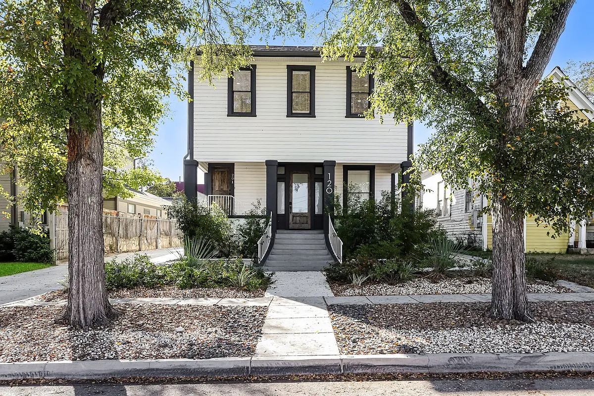 Building Photo - 120 E Magnolia