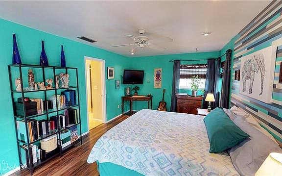 3rd image of 6988 Essex Dr