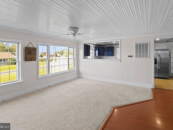5th image of 155 Pearson Dr