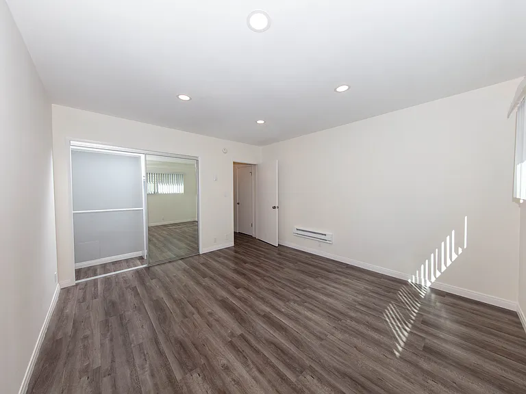 1833 Westholme Ave #201 — Photo 12