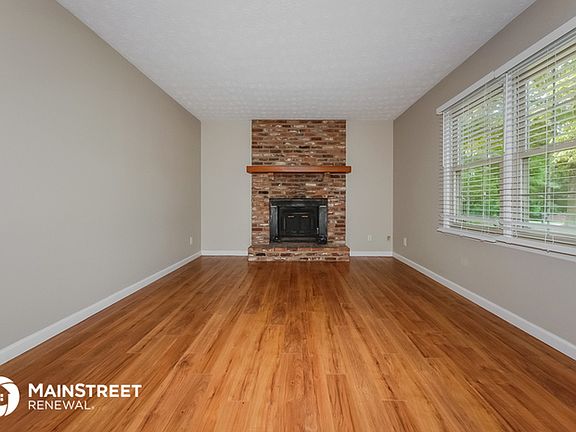 4th image of 1236 Maggie Ln SE