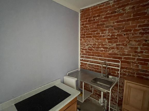 5th image of 3111 N Darien St #2