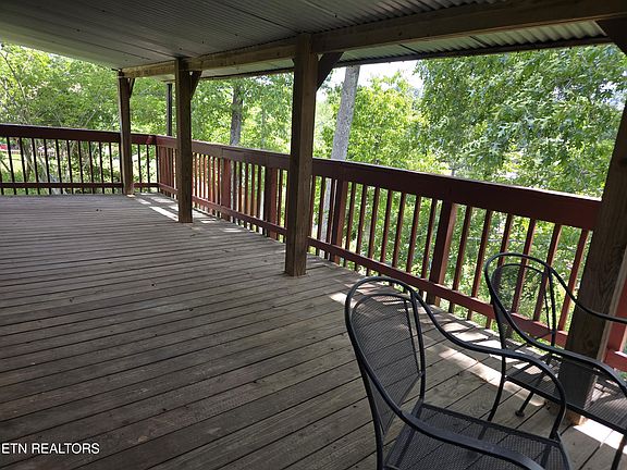 5th image of 135 Osborne Ln