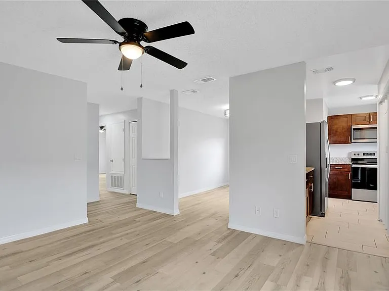 4100 Pershing Pointe Pl #3 — Photo 5