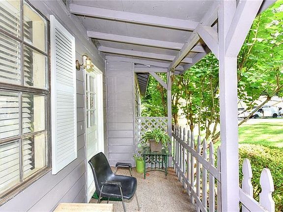 2nd image of 2634 Linnwood Dr SE