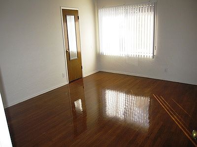 3rd image of 956 Wilcox Ave APT 16
