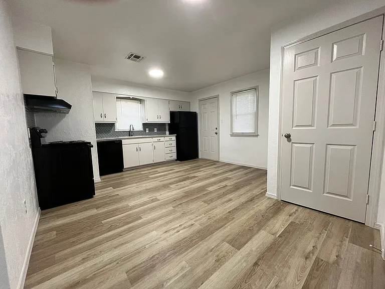 3802 NW Arlington Ave — Photo 20