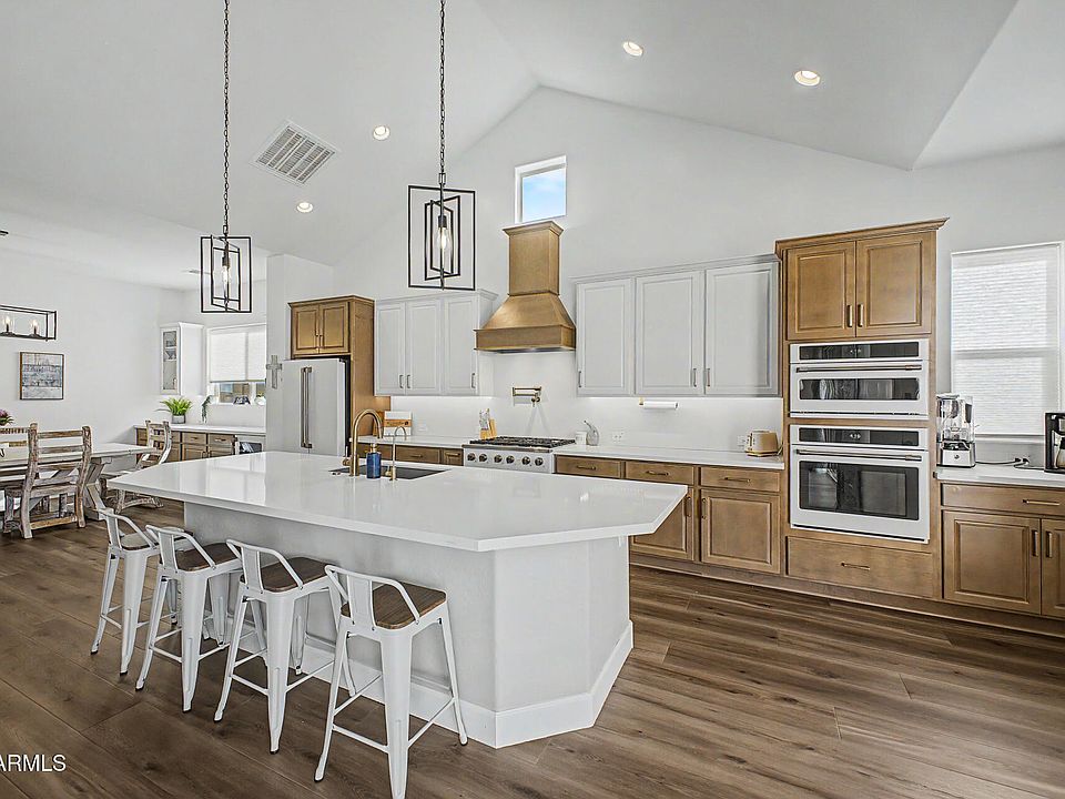 1st image of 1016 W RIDGE Road