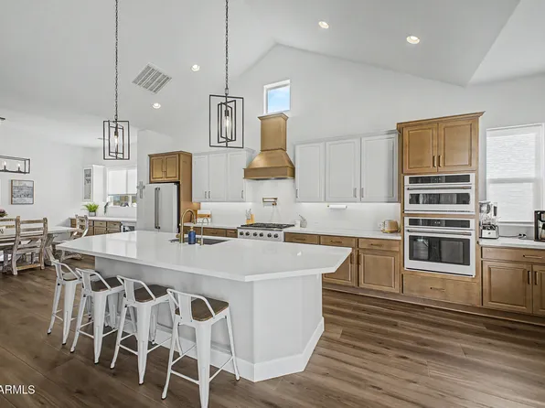 1016 W RIDGE Road, Apache Junction, AZ 85120