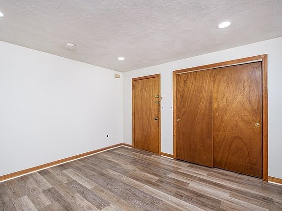 5th image of 441 Ferry St #1