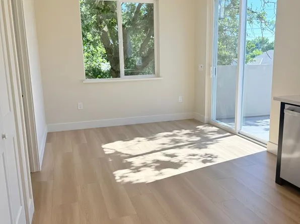 28thst/37thaveduplex, 5895 28th St #2811, Sacramento, CA 95824