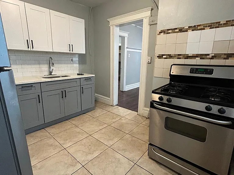 255 Amherst St #1 — Photo 3