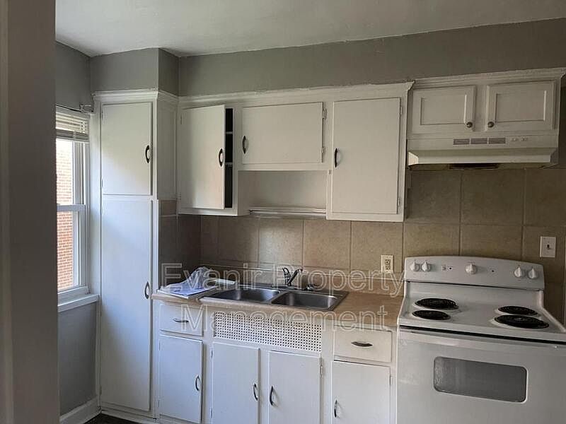 1st image of 238 E Beechwood Ave