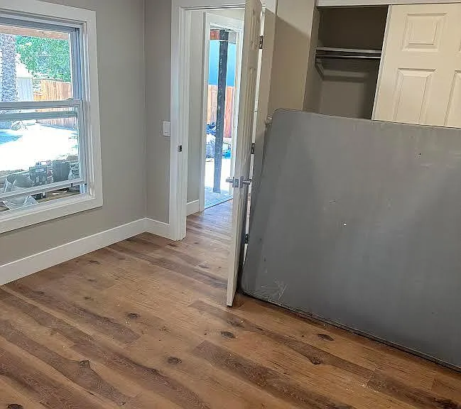 2221 Tacoma Ave — Photo 9
