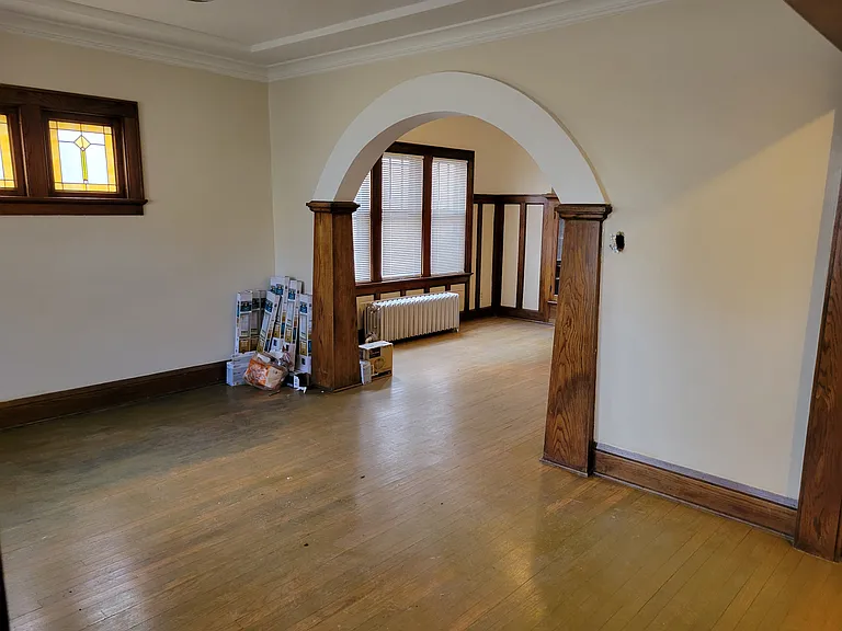 3343 N Oakland Ave — Photo 2