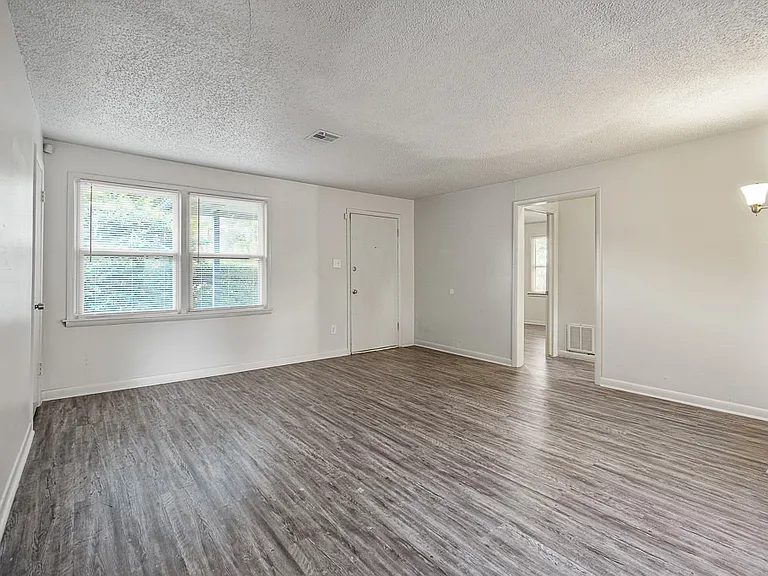 9600 NE 11th St — Photo 5