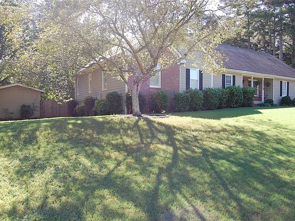 4th image of 2331 Junes Ct