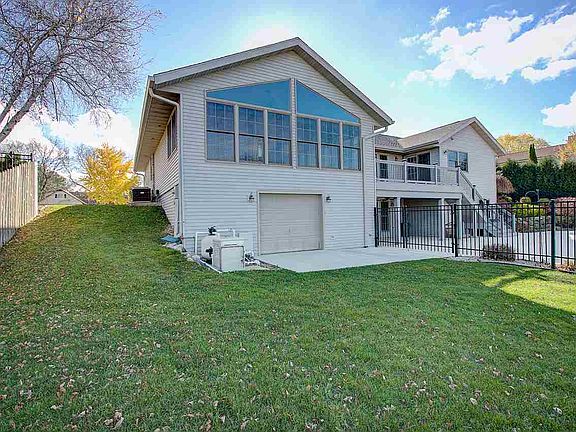 3rd image of 6666 Highland Dr