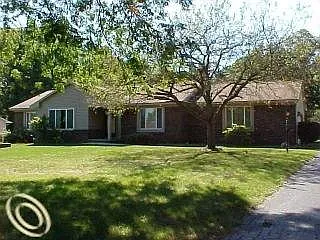 1071 Willow Ln photo 1