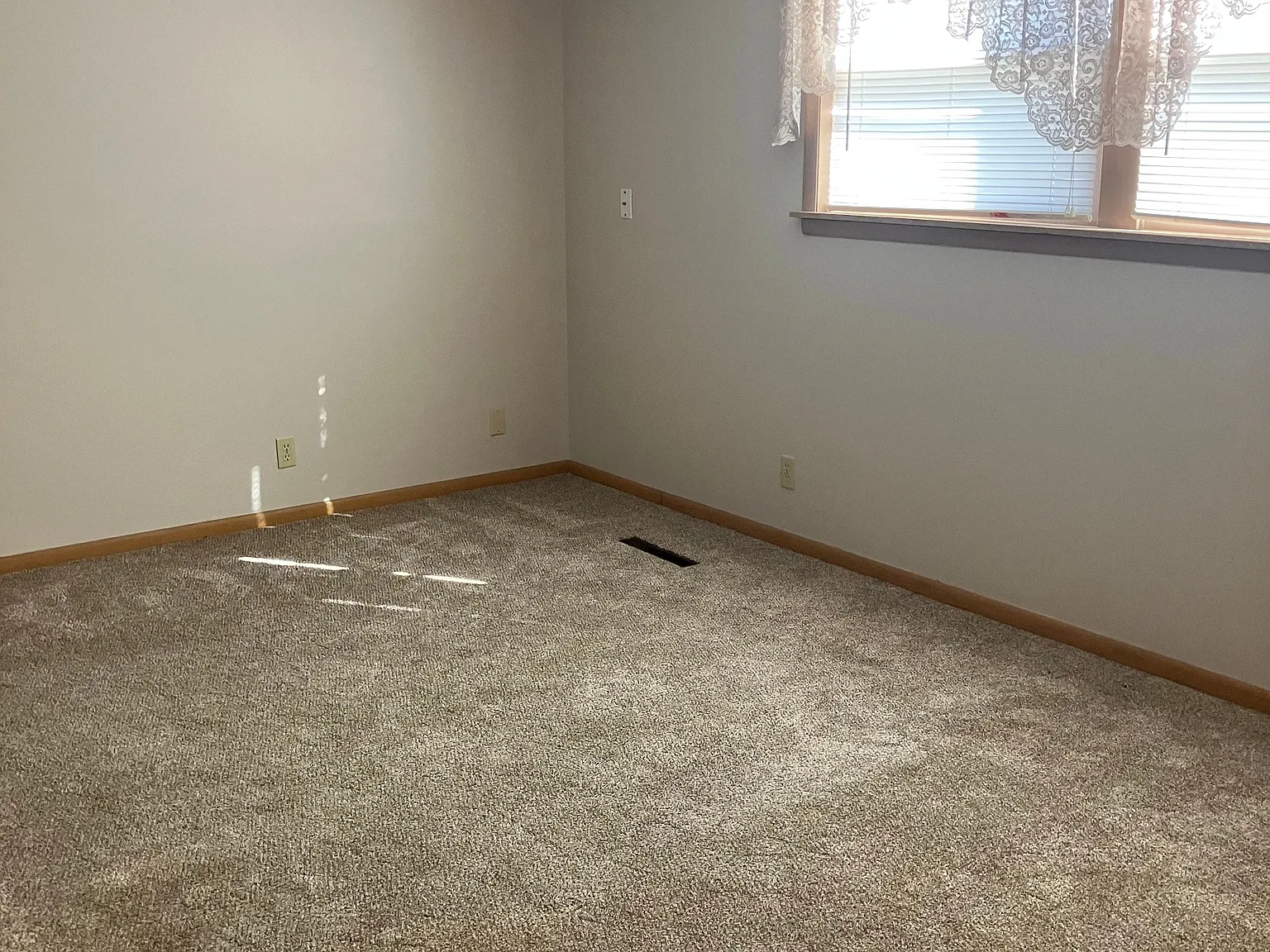 2 bed, 1.0 bath, 900 sqft, $925 — Photo 4