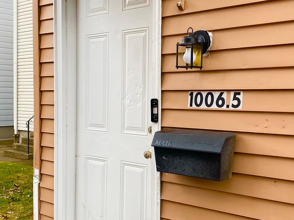 1st image of 1006.5 W 22nd St