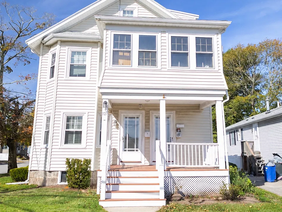 129 Lynn St #1