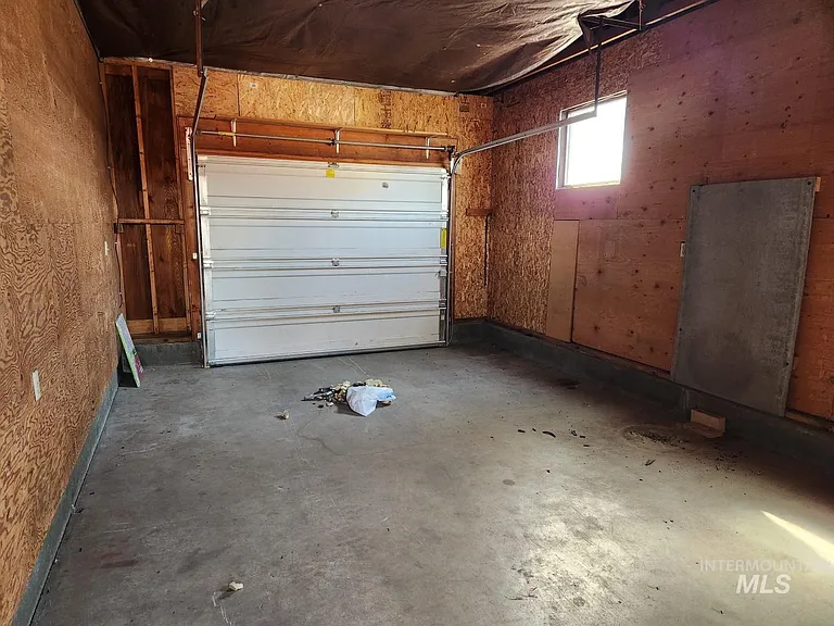 106 E Whiteley Ave — Photo 37