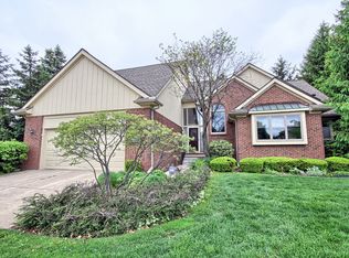 16229 Country Knoll Dr #8, Northville, MI
