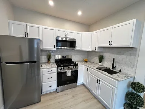1946 E Main St #12 — Photo 1
