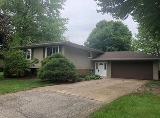 492 W Curtis Dr, La Porte, IN 46350