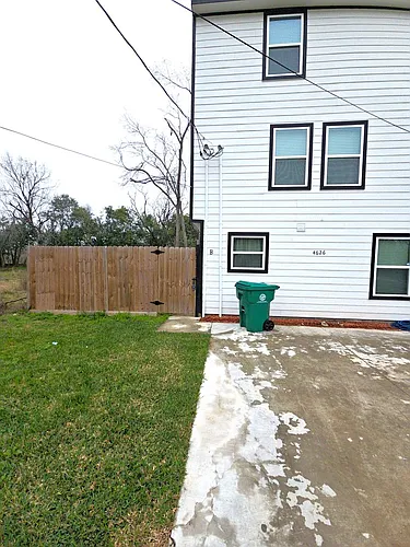 4626 Shreveport Blvd #B Photo 1