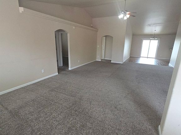 2nd image of 3018 Oakwood Dr #3A-3B