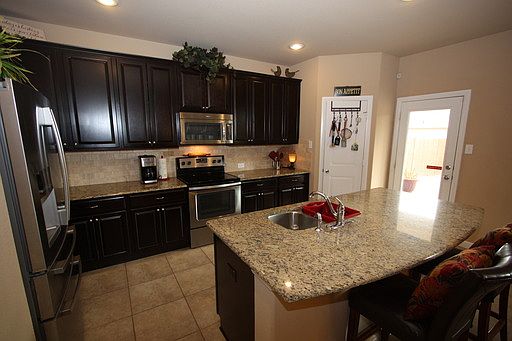 5th image of 645 Bent Oak Dr