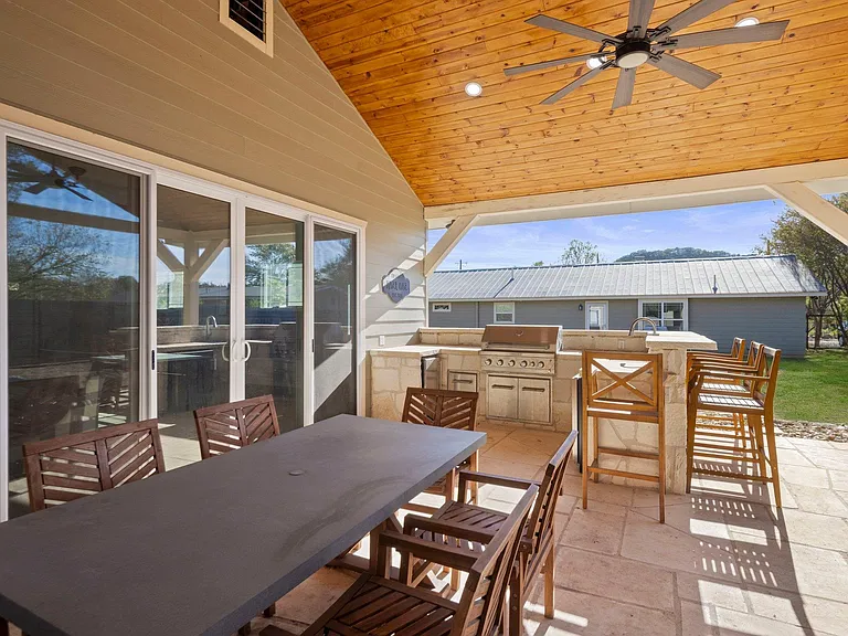 301 Hub Dr — Photo 18