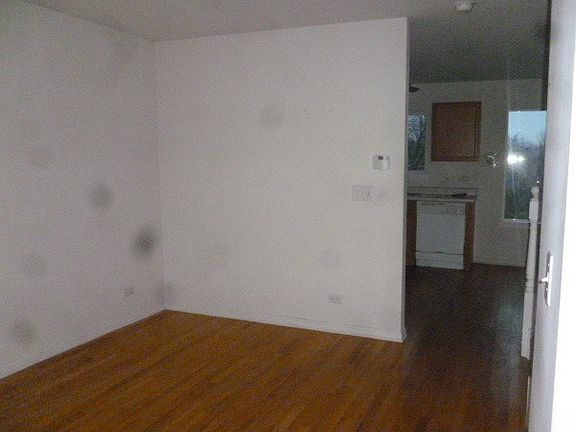 3rd image of 3413 Sarah Dr