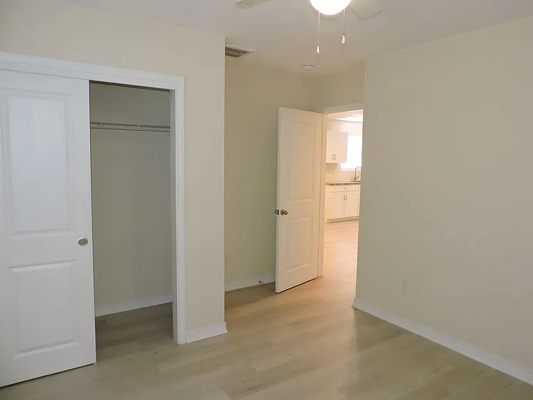 1000 Polk Ave — Photo 13
