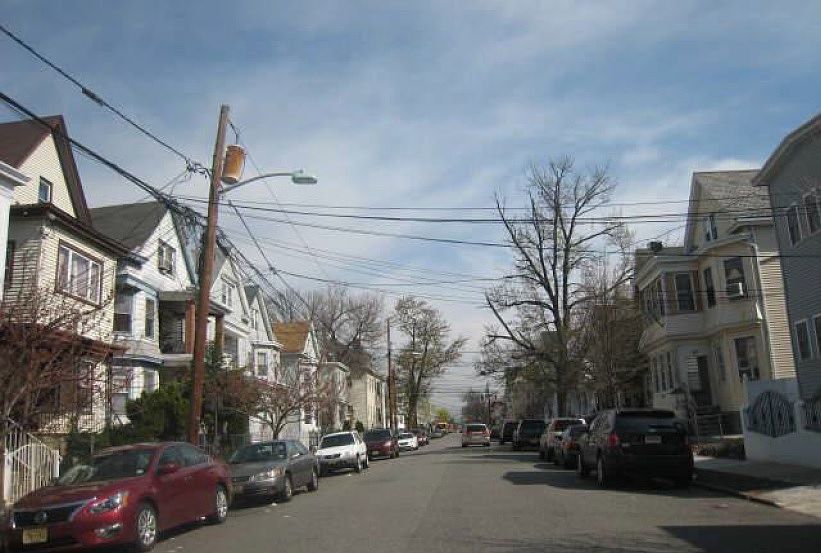 2nd image of 867 E 23rd St