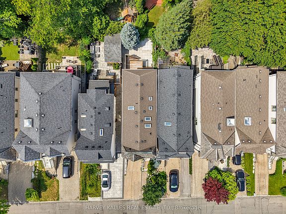 4th image of 168 Roe Ave