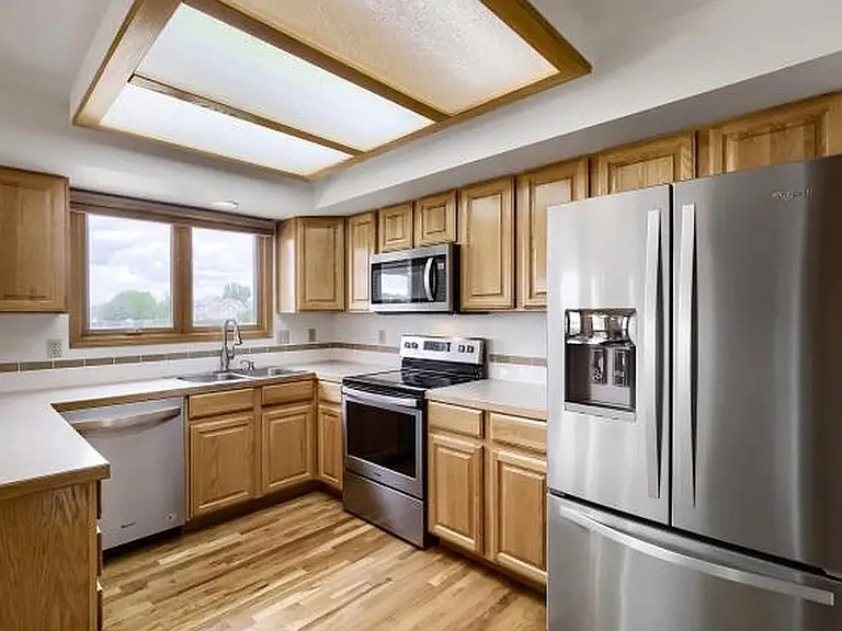 557 Trailwood Cir — Photo 2