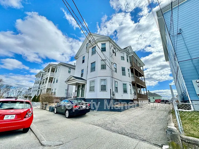 1 bed, 1.0 bath, $1,350 — Photo 1