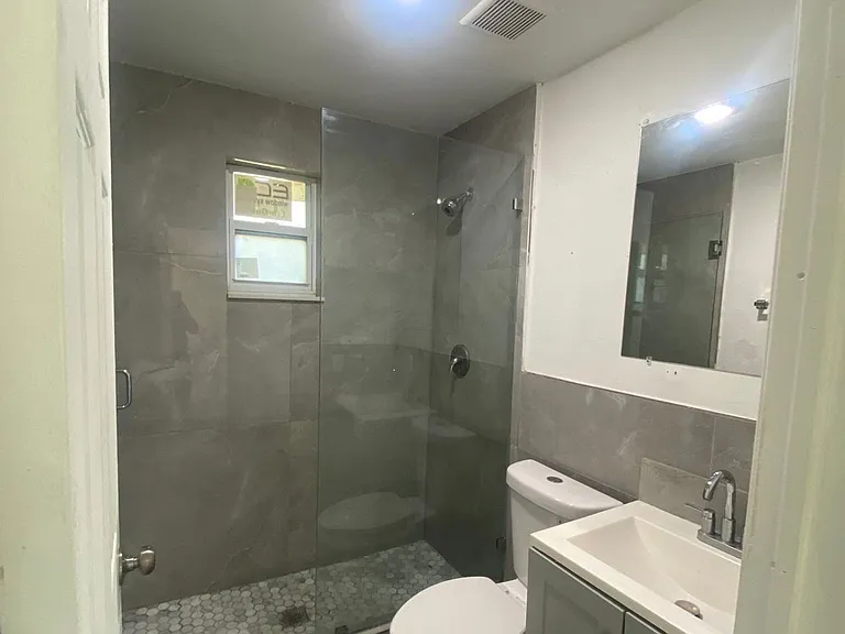 11961 SW 214th St — Photo 2