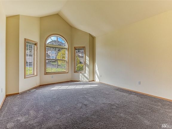 3rd image of 5405 Chinook Dr NE
