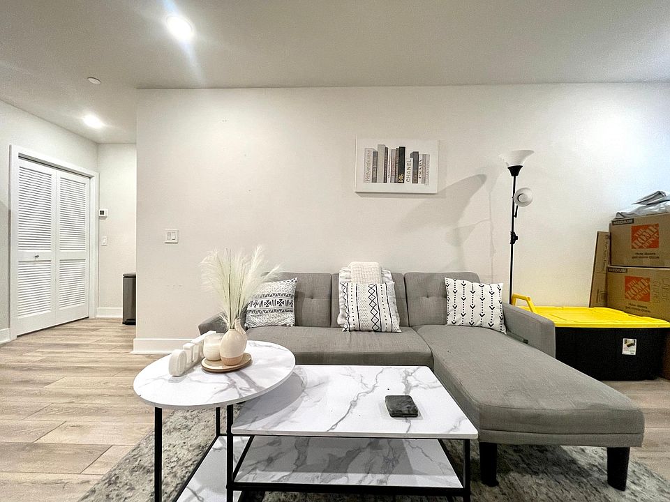 1st image of 1518 N 8th St #1L