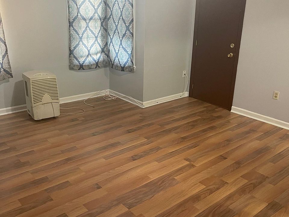 2nd image of 2 Barclay St Front 2