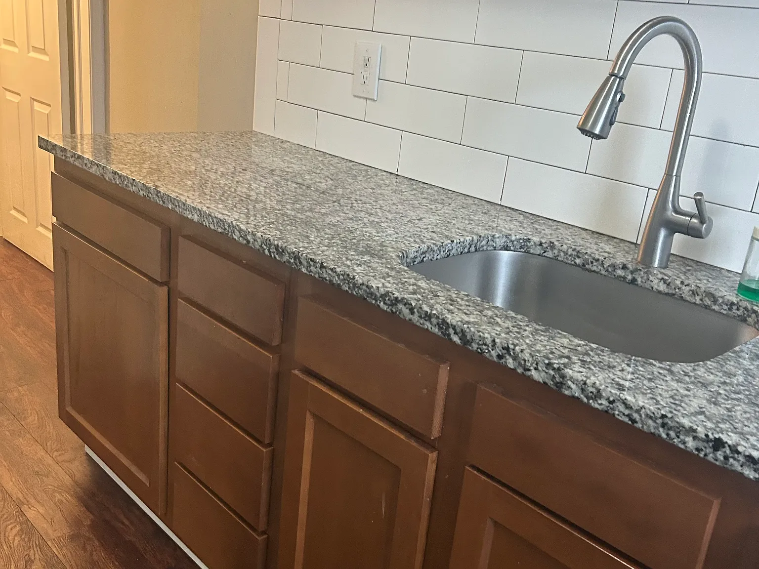 3 bed, 1400 sqft, $1,750 — Photo 2