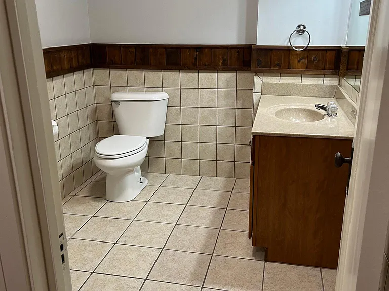 222 SE Frank Phillips Blvd #6 — Photo 12