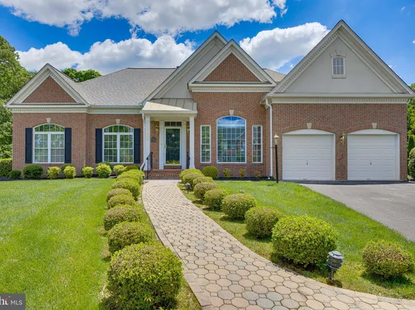 8239 Hortonia Point Dr, Millersville, MD 21108