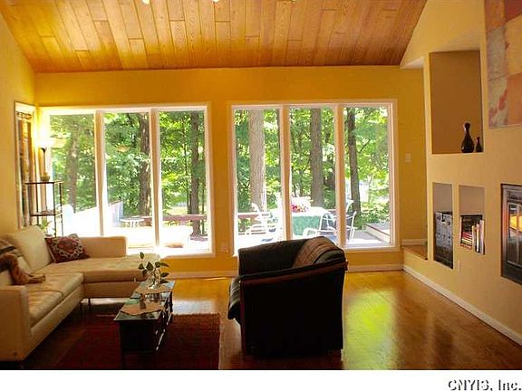 4th image of 7277 Wakefield Dr