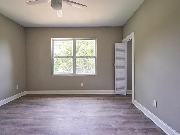 217 Circle Ave #1 — Photo 4